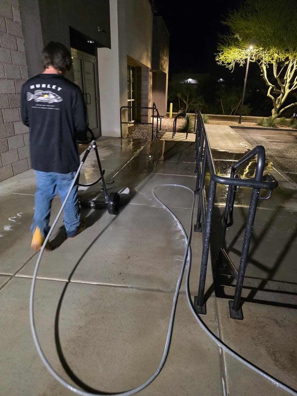 Gallery photos for Starbucks Exterior Nighttime Pressure Wash: Image #2